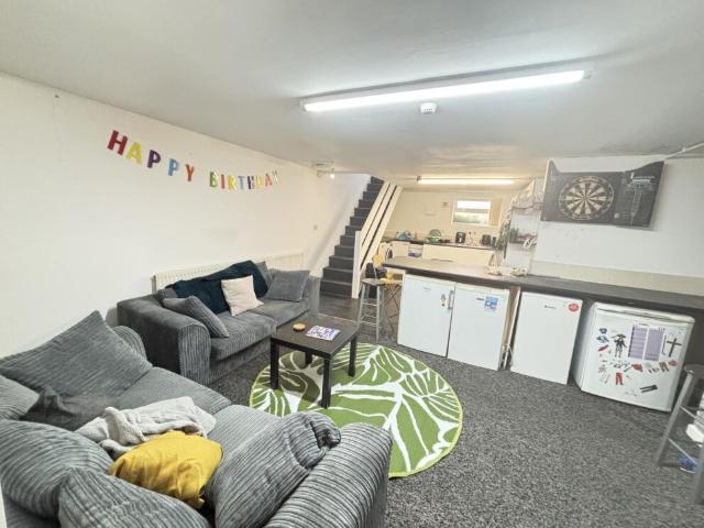 Apartment for rent in Woodhouse, West Yorkshire