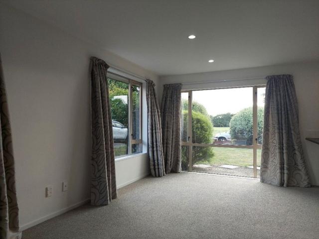 House for rent in Chaslands, Canterbury