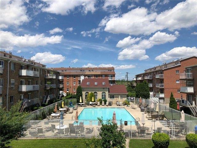 Condo for sale in Arverne, New York