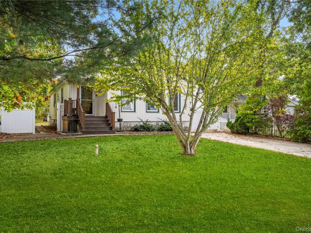 House for sale in Shirley, Town of Brookhaven