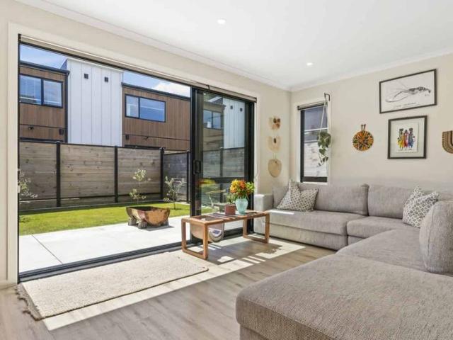 Townhouse for rent in Pauatahanui, Wellington