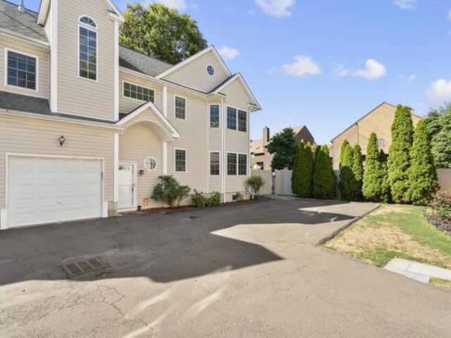 Townhouse for sale in Cos Cob, Connecticut