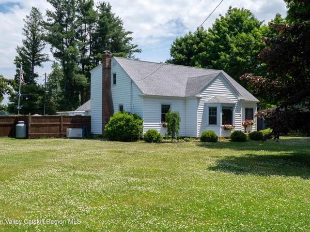 House for sale in Kinderhook, New York