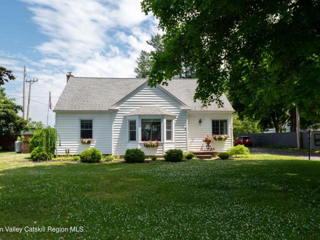 House for sale in Schodack Landing, New York