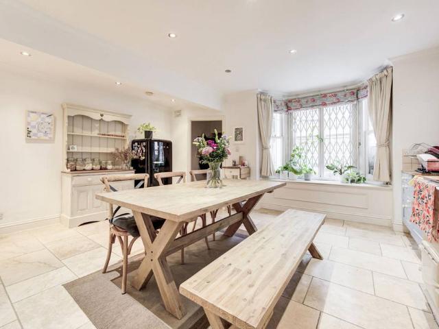 Apartment for rent in London Borough of Hammersmith and Fulham, Greater London