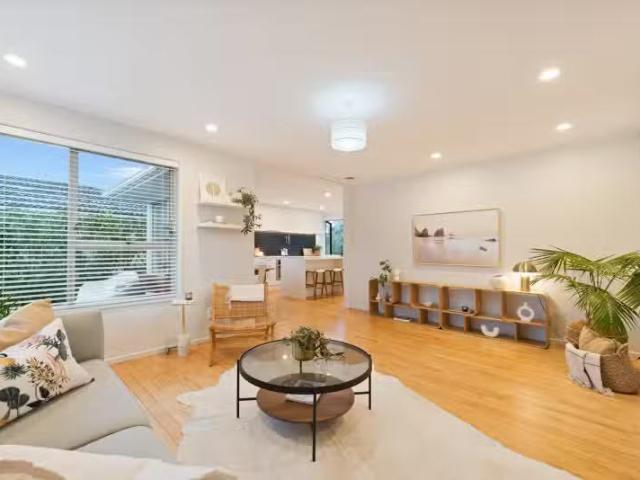 House for sale in Oratia