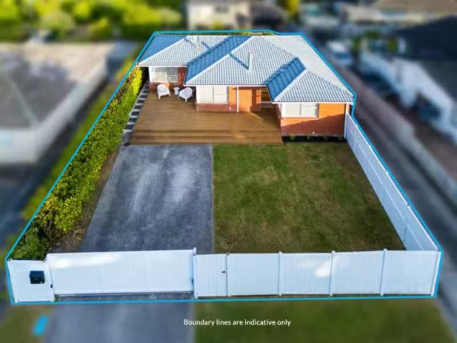 House for sale in Oratia