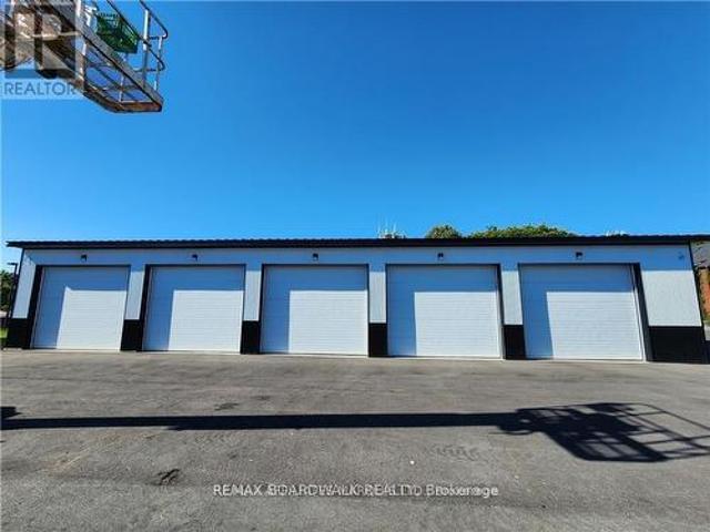 Commercial for rent in Cornwall, Ontario