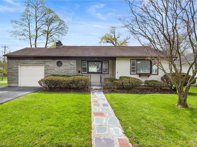 House for sale in Oneida, New York