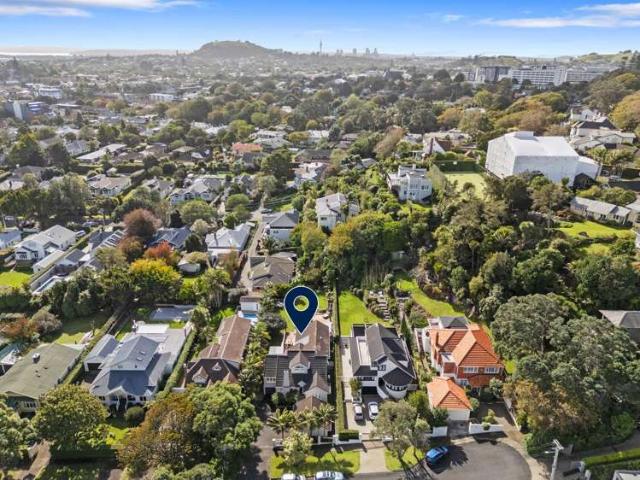 House for sale in Balmoral