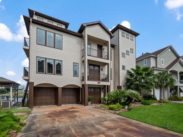 House for sale in HarborWalk, Hitchcock