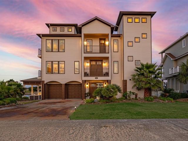 House for sale in Hitchcock, Texas