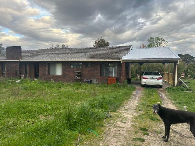 Cottage for sale in Camerons Creek, Victoria
