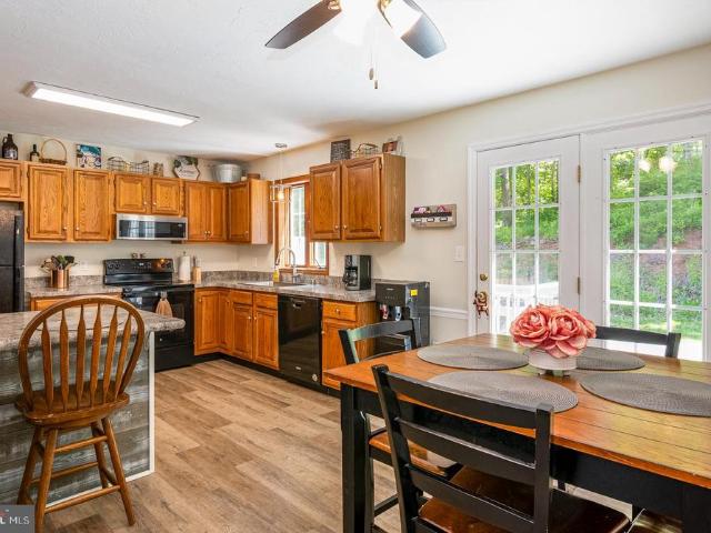 Townhouse for sale in Stevens, Pennsylvania