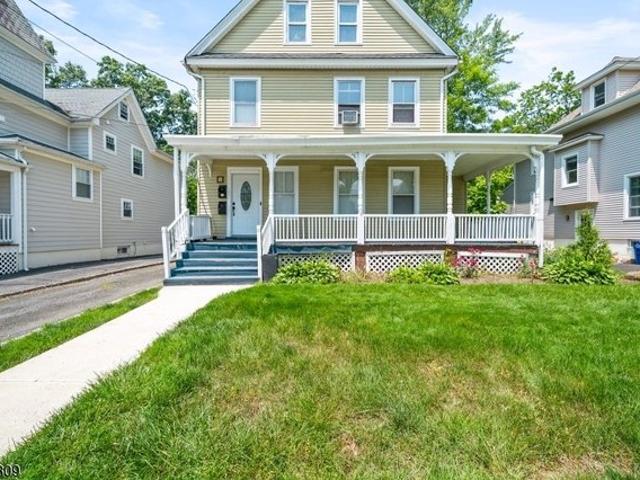 House for sale in Chatham, New Jersey