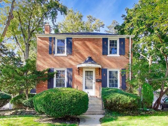 House for sale in Clarendon Hills, DuPage County