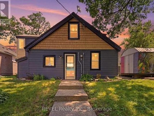 House for sale in Ontario