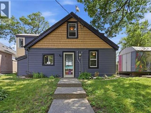 House for sale in Ontario
