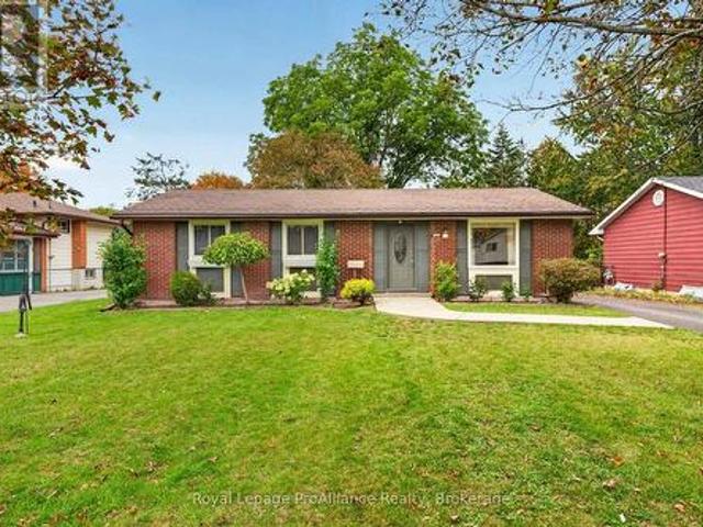 House for sale in West Park Village, Belleville