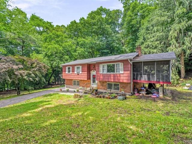 House for sale in Baldwin Place, New York
