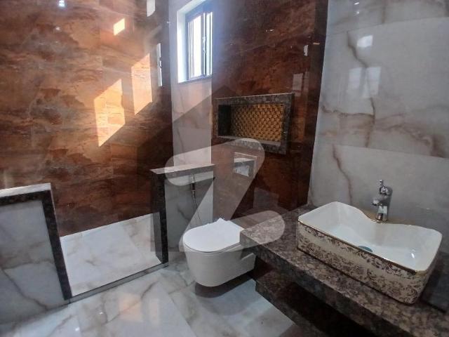 House for sale in Faisalabad, Islamabad Capital Territory
