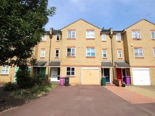 House for rent in Millwall, Greater London