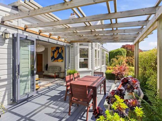 House for sale in Otakou