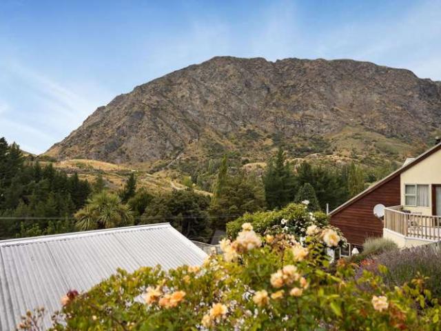 House for sale in Otakou