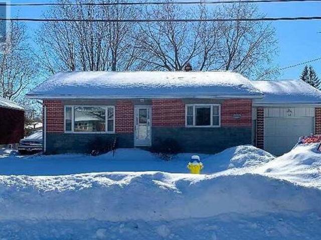 House for sale in Ontario