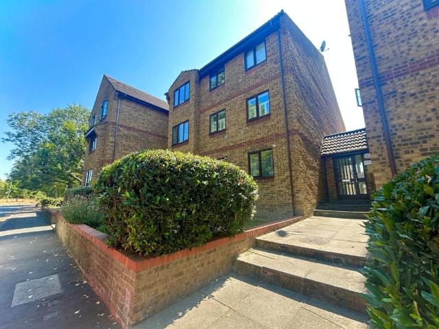 House for rent in Hackbridge, Greater London