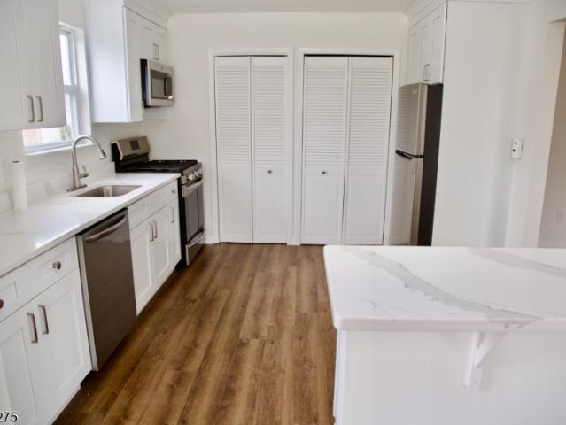 Townhouse for sale in East Hanover, New Jersey