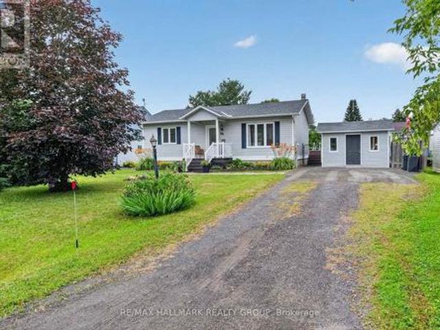 Condo for sale in Russell, Ontario