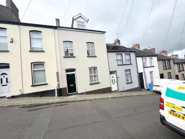 House for sale in Derry