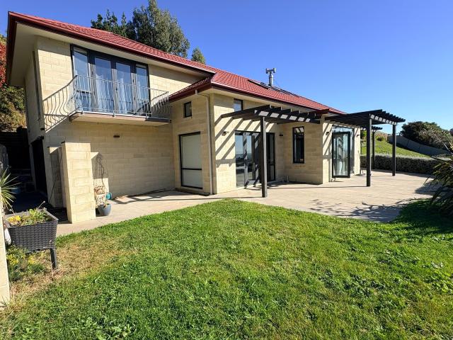House for rent in Chaslands, Canterbury