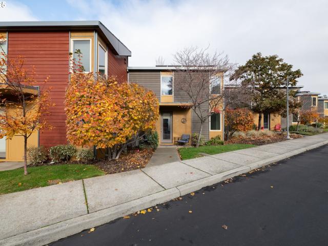Condo for sale in Oregonia