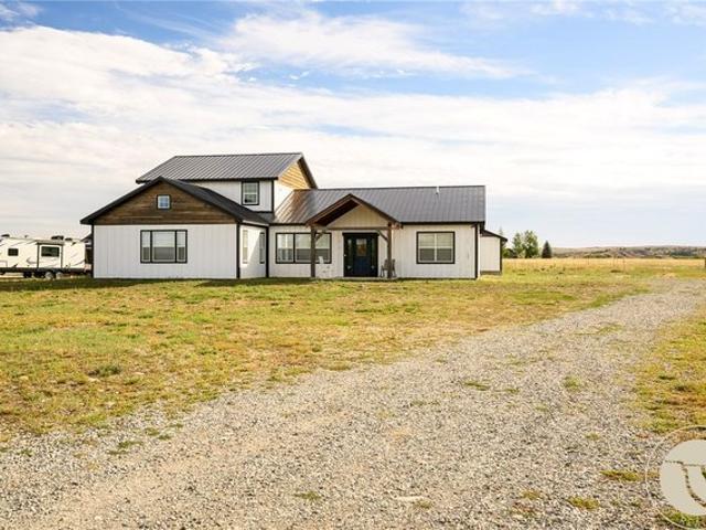 House for sale in Sweet Grass, Montana