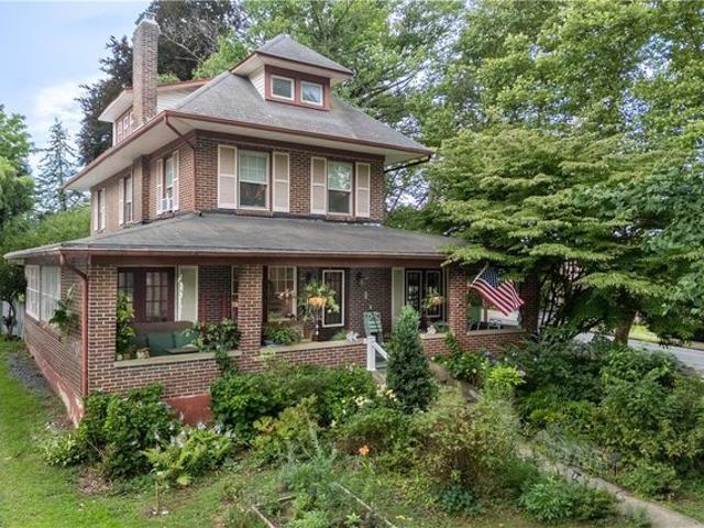 House for sale in Easton, Pennsylvania