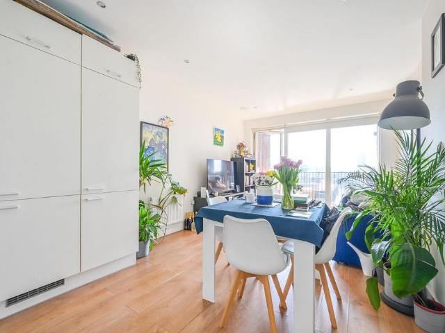 House for rent in Bromley-by-Bow, Poplar Grove