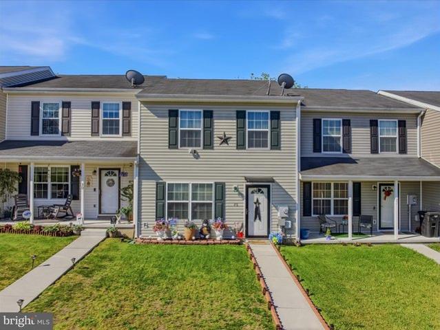 Townhouse for sale in Bunker Hill, West Virginia