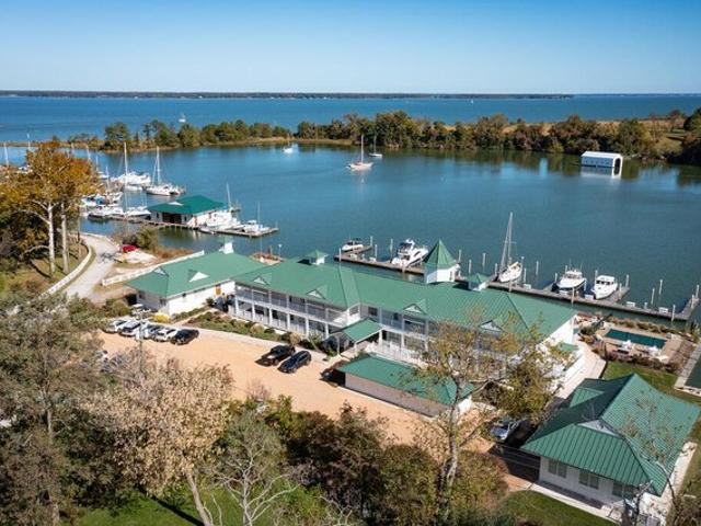 Condo for sale in Urbanna, Middlesex County