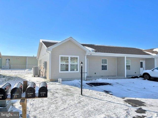 Townhouse for sale in Milroy, Pennsylvania