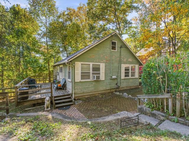 House for sale in Lake Peekskill, Town of Putnam Valley