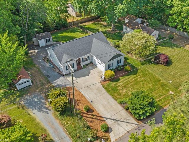 House for sale in Pfafftown, North Carolina