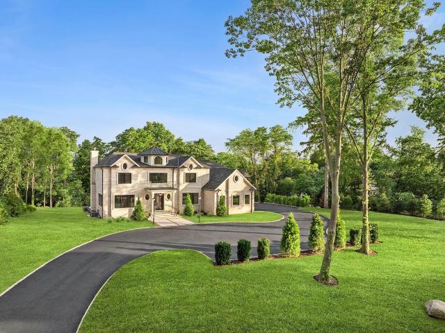 House for sale in Old Westbury