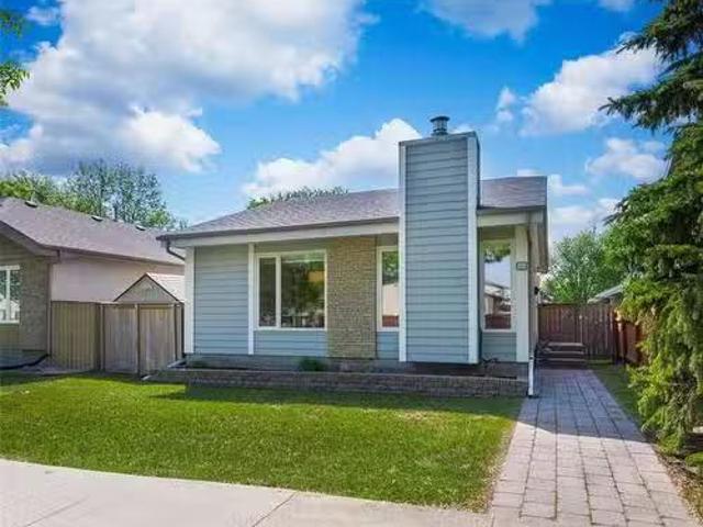 House for sale in East St. Paul, Manitoba