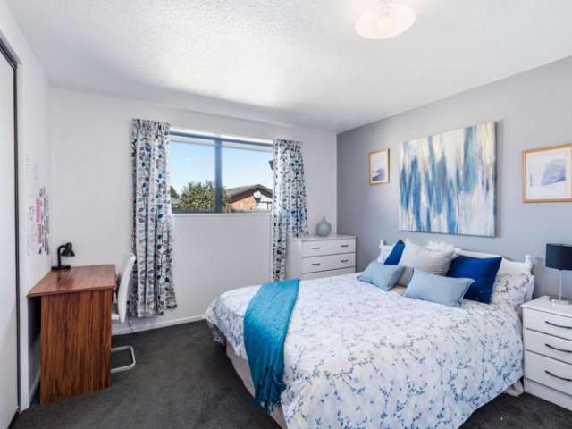 House for sale in Chaslands, Canterbury