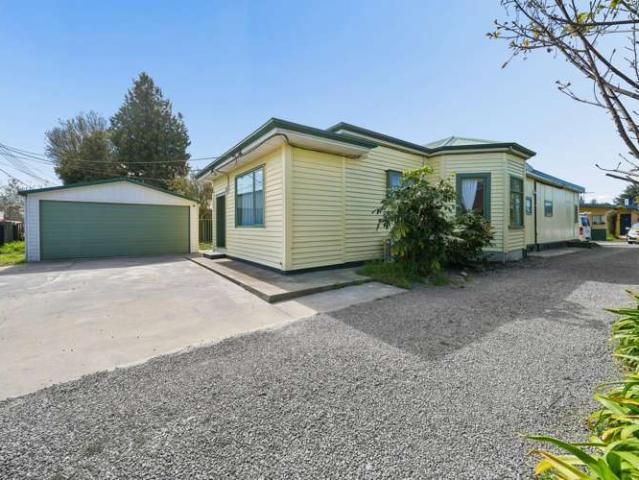 House for sale in Chaslands, Canterbury