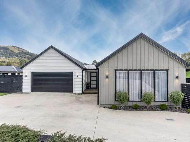 House for sale in Otakou