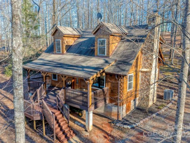House for sale in Saluda