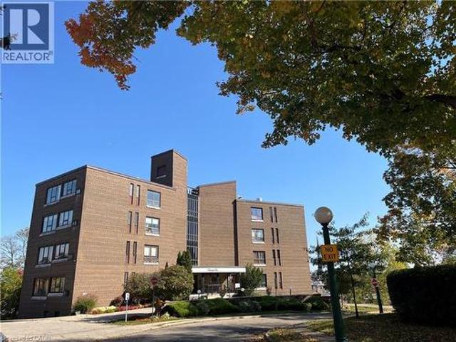 Condo for sale in Galt, Cambridge